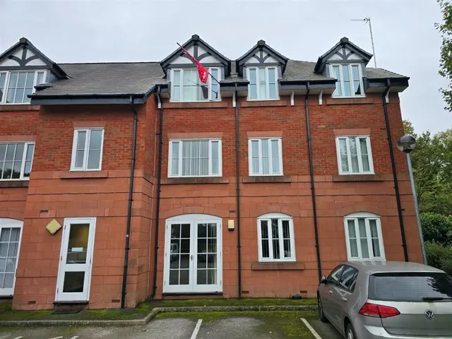 Woodholme Court, Liverpool, L25, photo 1