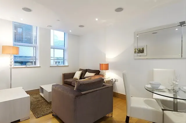Photo 3 — 4-7 Red Lion Court, London