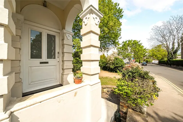 Oak Hill, Surbiton, KT6, photo 2