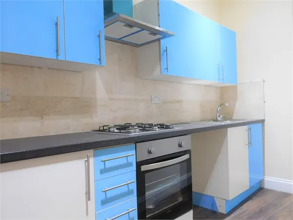 Greenford Avenue, Hanwell, W7, photo 1