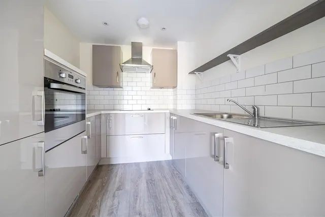 Laindon Road, Billericay, CM12, photo 2