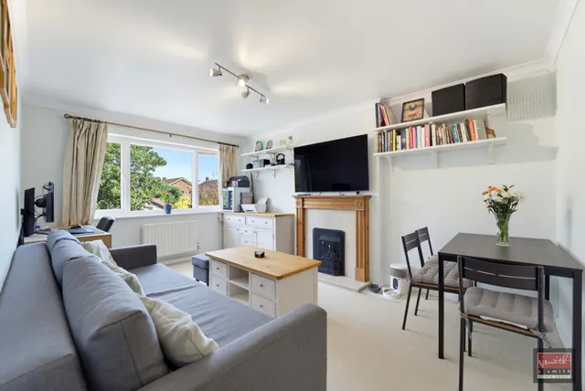 Reedsfield Road, Surrey, photo 2