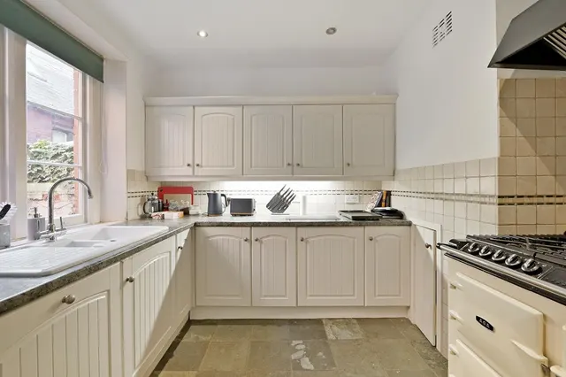 High Street, Eton, SL4, photo 3
