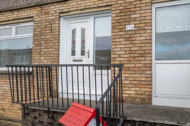 Photo 2 — Greenloanings, Kirkcaldy, KY2 6NN