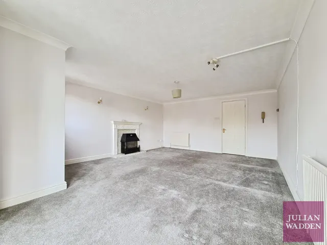 The Crescent, Davenport, SK3, photo 3