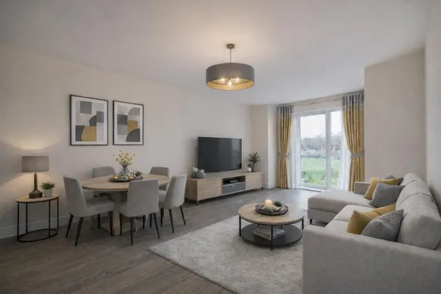 Littleworth Road, Esher, KT10, photo 3