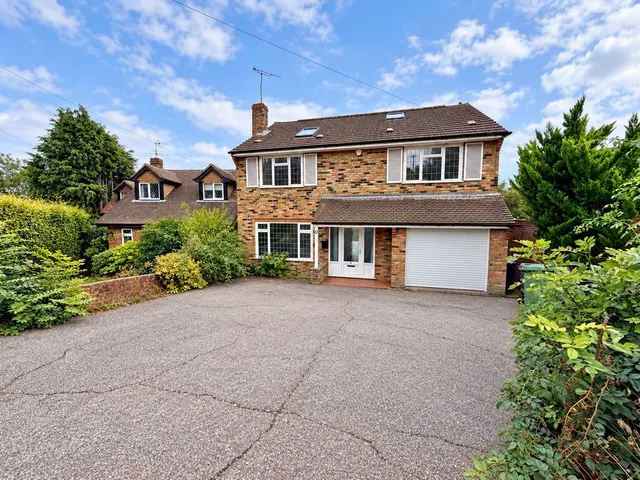 White House Close, Wooburn Green HP10 0NU, photo 1