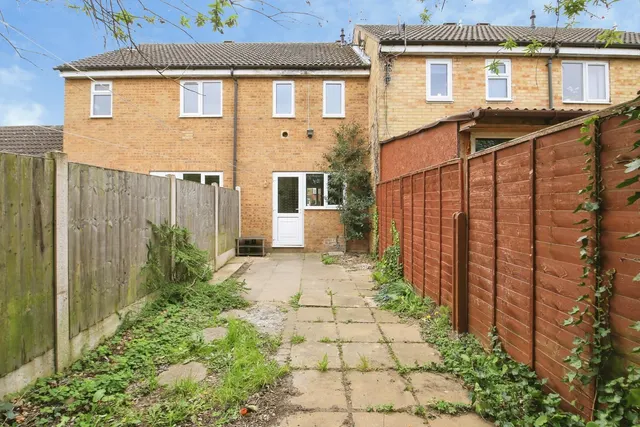 Photo 2 — Eaglesthorpe, Peterborough, Cambridgeshire, PE1