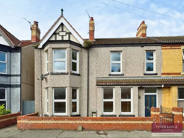 Sandringham Avenue, Rhyl, Denbighshire, LL18 1NL, photo 1