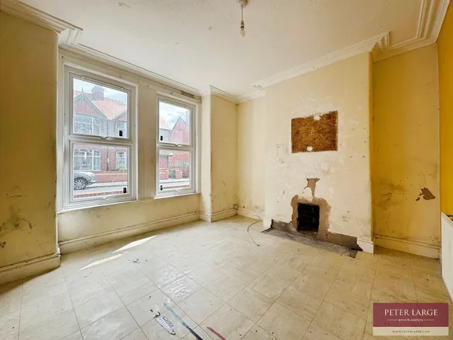 Photo 3 — Sandringham Avenue, Rhyl, Denbighshire, LL18 1NL