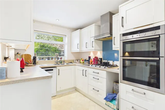 Muswell Close, Theale, RG7, photo 3
