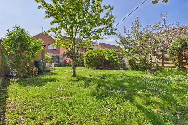 Muswell Close, Theale, RG7, photo 2