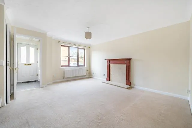 Thorne Way, Aylesbury, HP20, photo 3