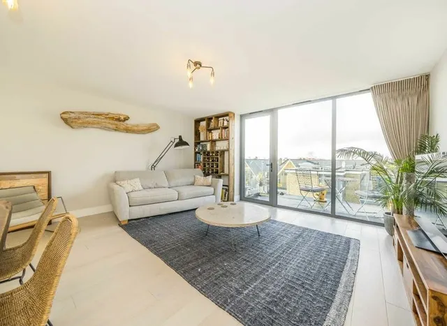 Antoinette Close, Kingston Upon Thames, KT1, photo 1