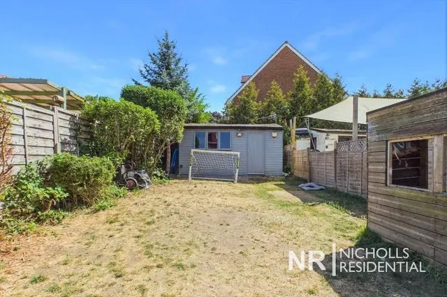 Leatherhead Road, Chessington, KT9, photo 2