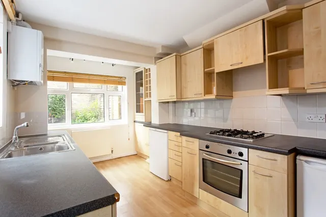 Photo 3 — Palmerston Road, Wimbledon, London, SW19