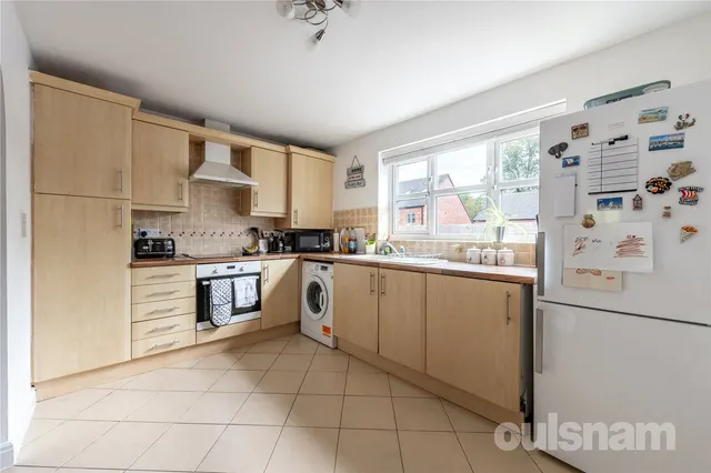Photo 3 — Winterbourne Close, Redditch, Worcestershire, B98 7FS