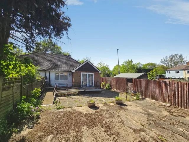 Vale Road, Ash Vale, Surrey, GU12 5HH, photo 1