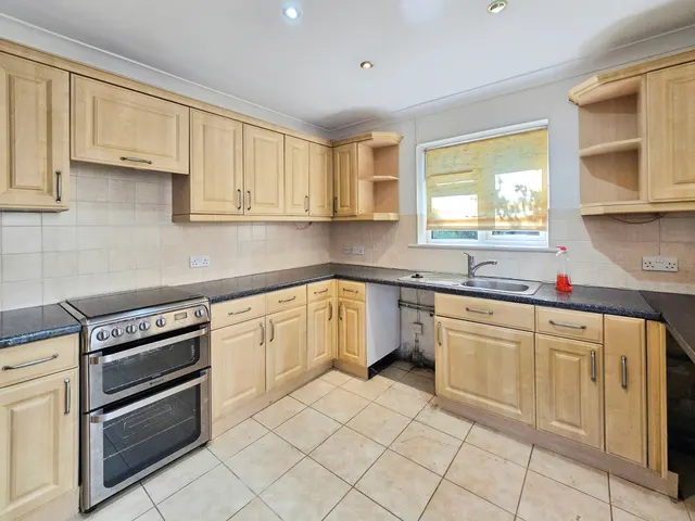 Photo 3 — Vale Road, Ash Vale, Surrey, GU12 5HH