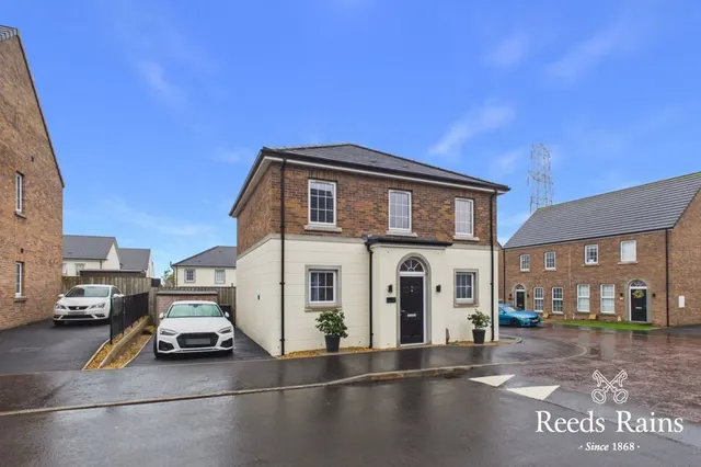 Bashford Park Close, Carrickfergus, BT38, photo 2