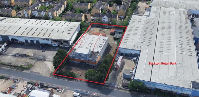 Alpine Way, London, E6, photo 1