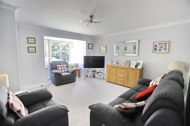 Butterstile Close, Prestwich, M25, photo 2