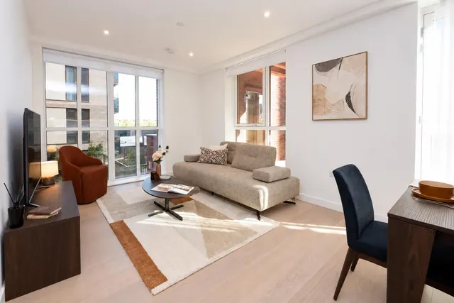 Fulton Road, Wembley, HA9, photo 1