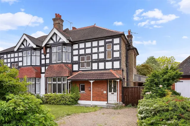 Nightingale Road, Hampton, TW12 3HU, photo 1