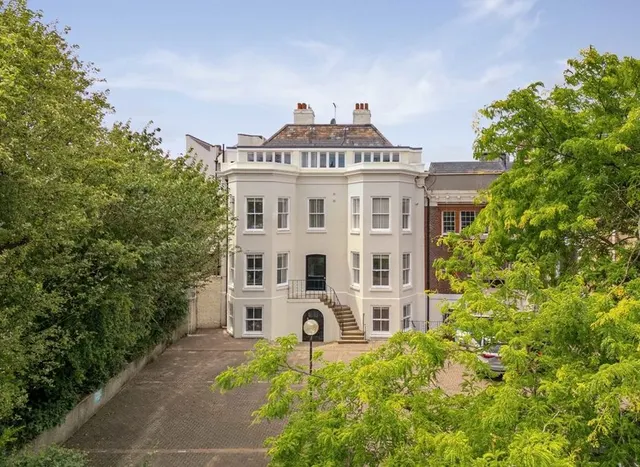 Church Street, Isleworth, TW7, photo 1