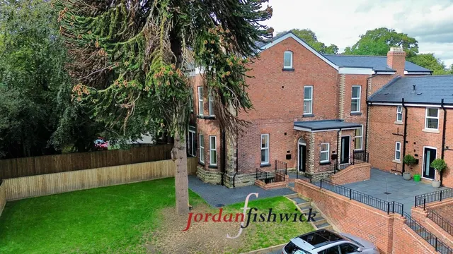 Prestbury Road, Macclesfield, SK10, photo 1