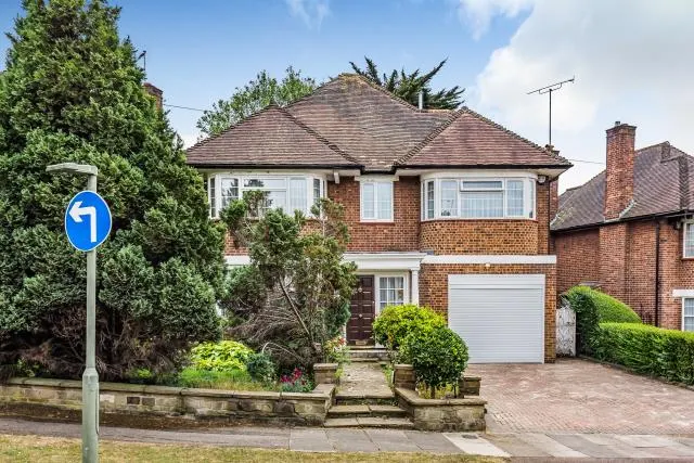 Highview Gardens, Finchley, N3, photo 1