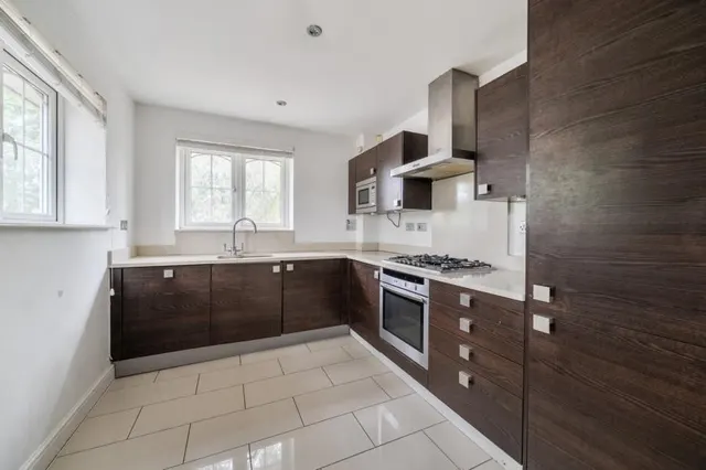North Street, Winkfield, SL4, photo 3