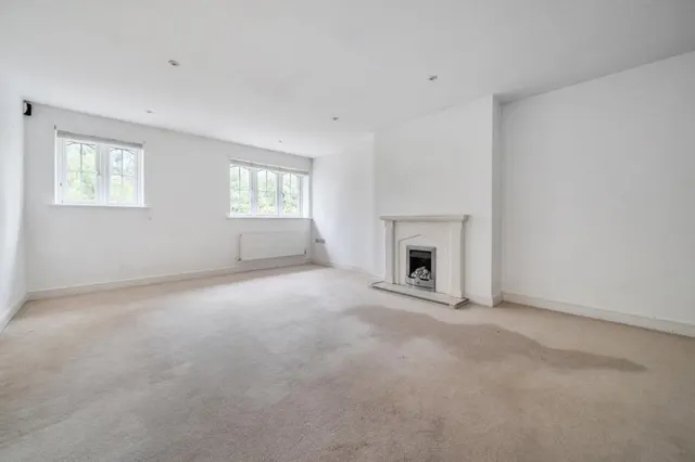 North Street, Winkfield, SL4, photo 2