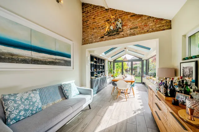 High Street, Datchet, SL3, photo 2