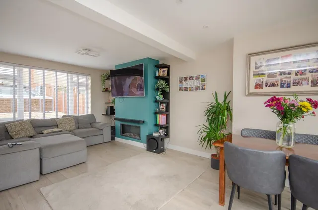 Westbourne Road, Downend, BS16, photo 2