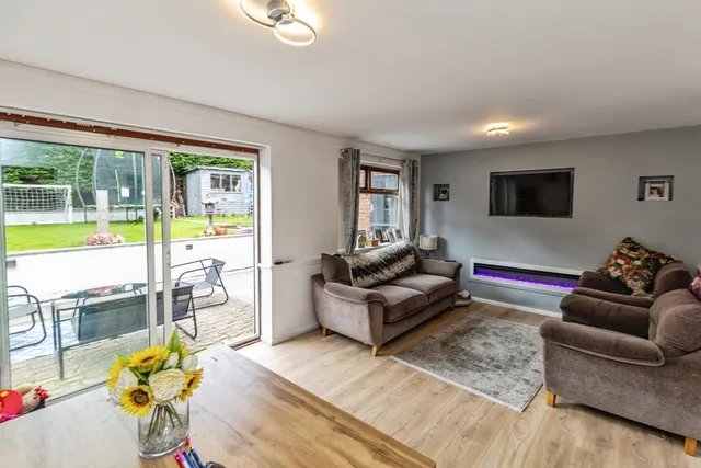 Fairway Gardens, Gwersyllt, LL11, photo 3
