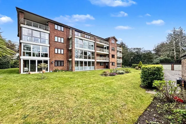 West Cliff Road, Bournemouth, Dorset, BH4, photo 1