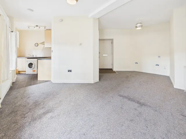 Peacock Lane, Barbican, PL4, photo 3