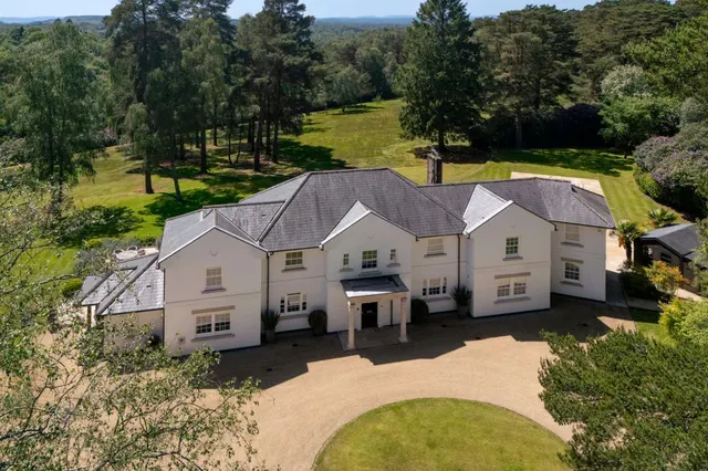 Woolmer Hill Road, Haslemere, GU27, photo 3