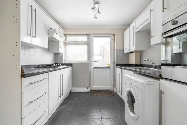 Chalkstone Way, Haverhill, CB9, photo 2