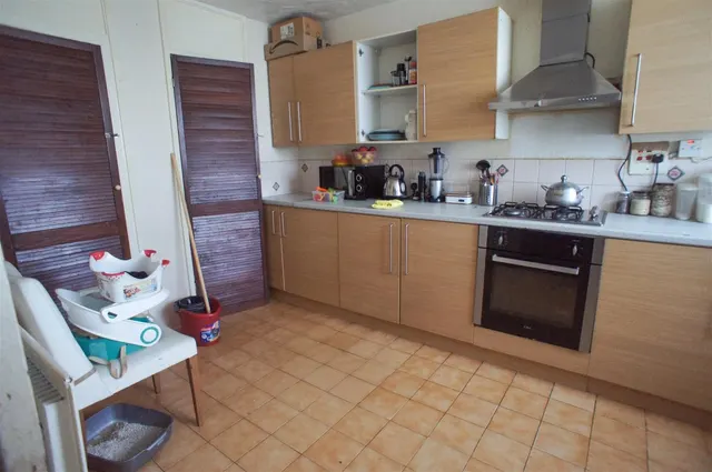 Eastfield Road, Enfield EN3 5XA, photo 1
