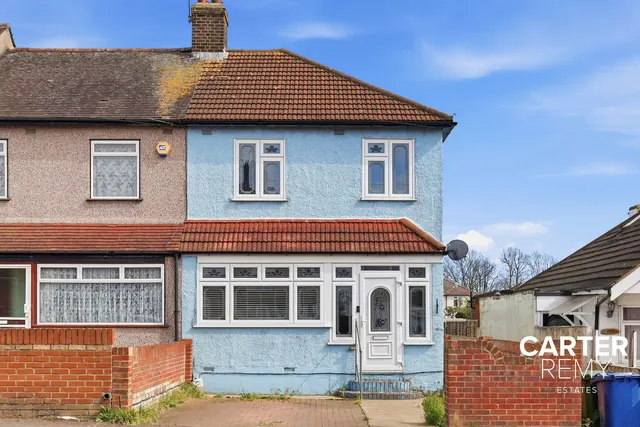 Palmerston Road, Grays, RM20 4YP, photo 1