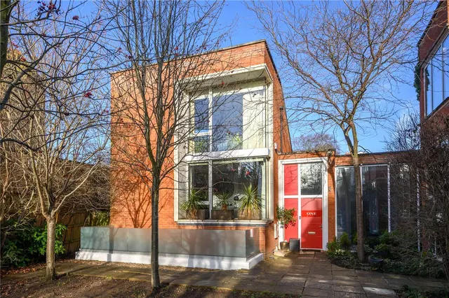 Photo 2 — Ebury Mews, Islington, London, N5 2AW