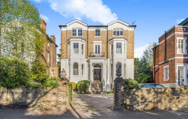 Queens Road, Richmond, TW10, photo 1