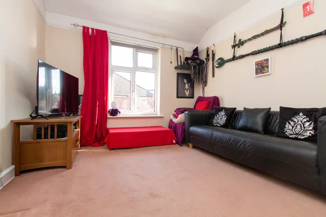 Photo 3 — Ringwood Road, Farnborough, GU14 8BG