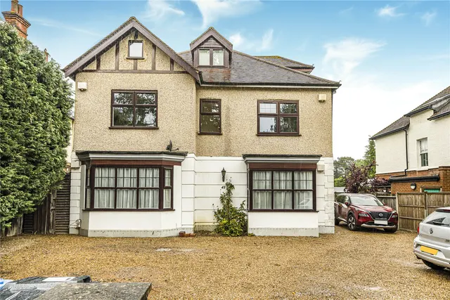 Hersham Road, Hersham, KT12, photo 1