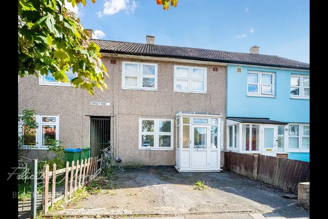 Dursley Road, London, photo 1