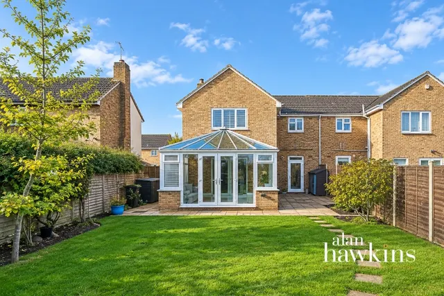 Lancaster Square, Lyneham, SN15, photo 2