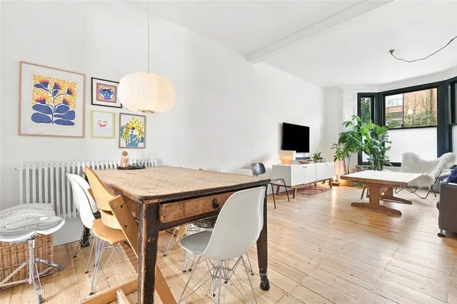 Albion Road, London, N16, photo 1