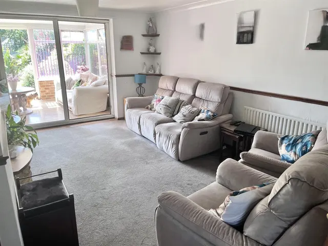 Walmer Road, Seaford, photo 2